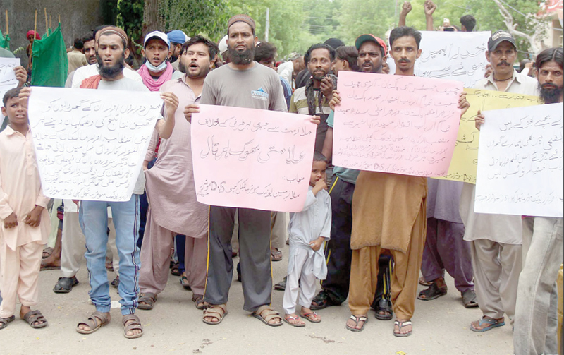 Incredible workers struggle in Unique Group Motorcycle Company in Hyderabad