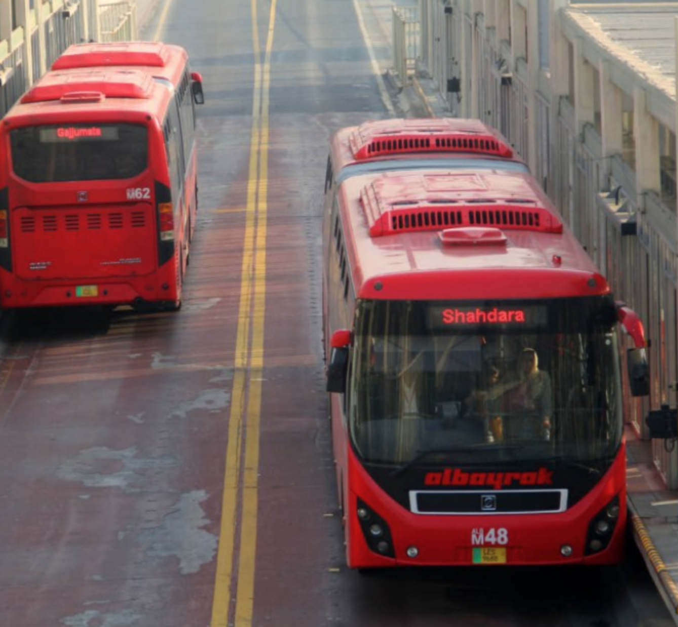 Lahore: Metro Employees Forcibly Terminated Without Salary Payment, Employees Protest, Metro Service Suspended