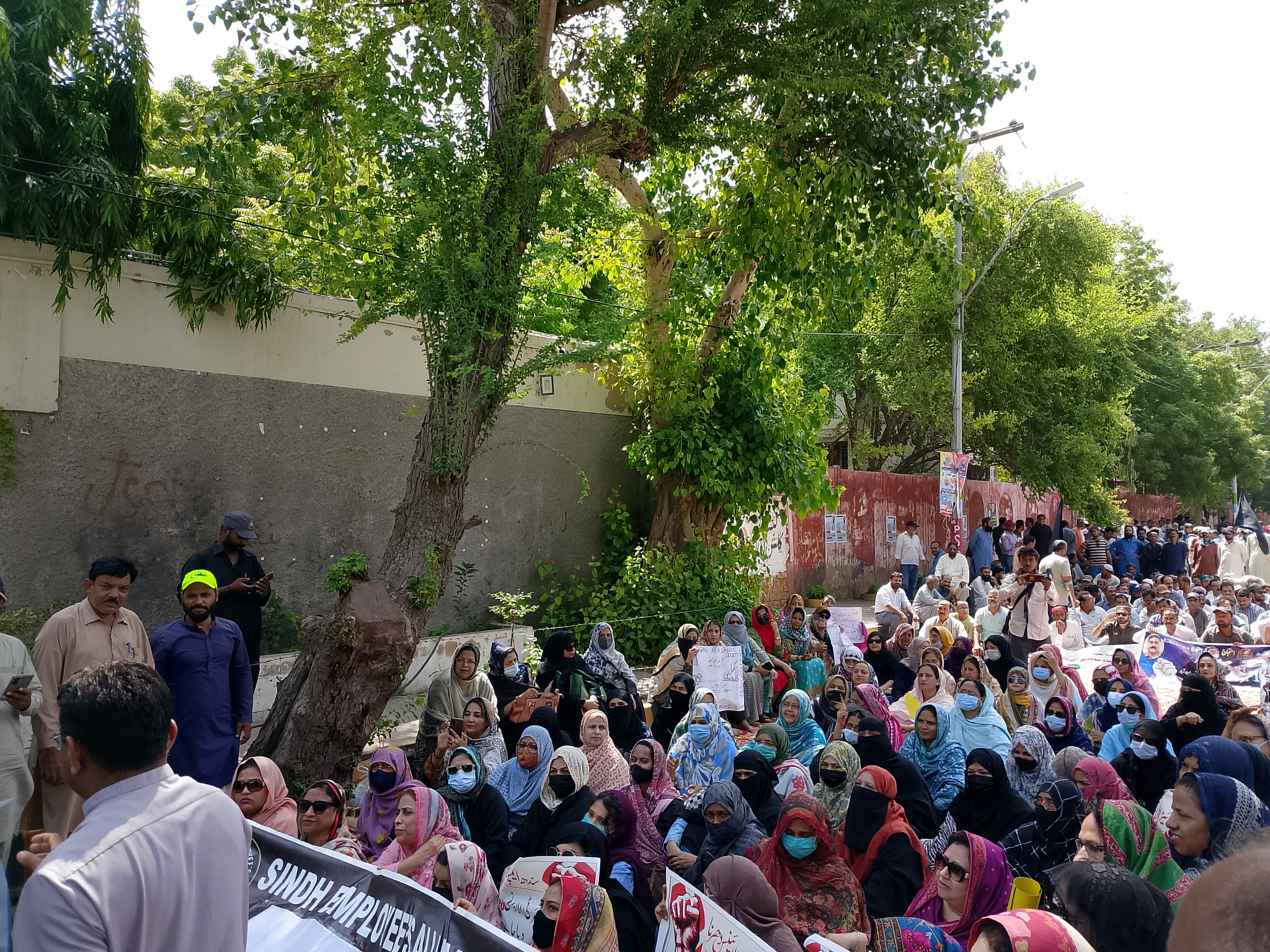 Sindh: How Can the Strike of Government Employees and Workers Be Made Successful?